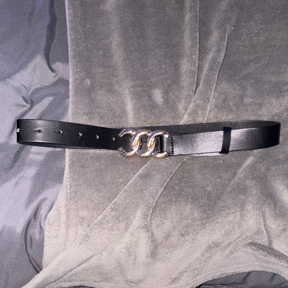 Elegant Black Leather Belt with Silver Buckle
